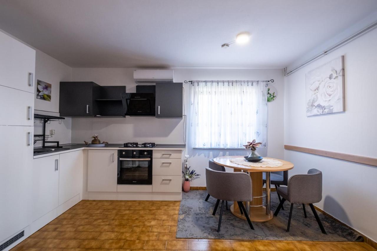Guesthouse Istra Premantura Esterno foto